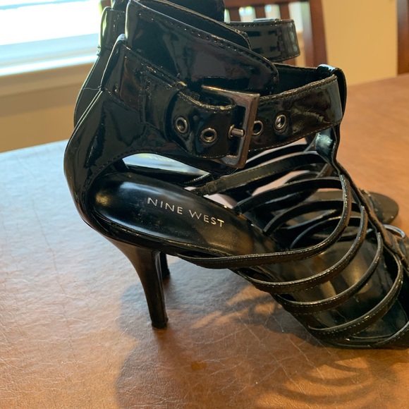 NINE WEST BLACK HEELS - Picture 4 of 9
